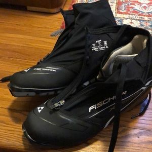 Men’s XC ski boots w/NNN Binding